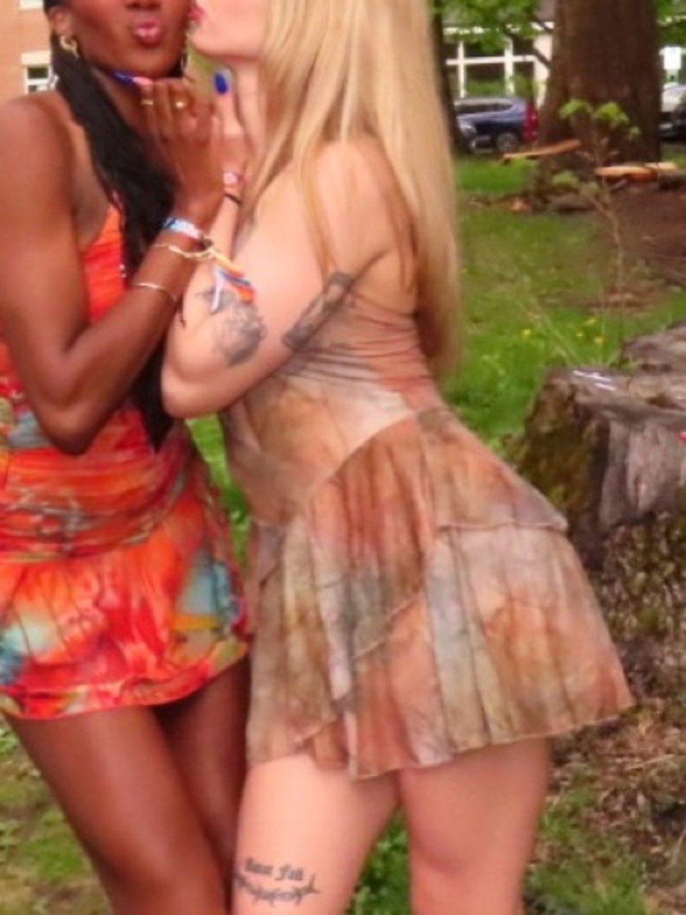 Sleeveless Plunge-Neck Tiered Mini Dress in Earth Tones - Picture 4 of 4